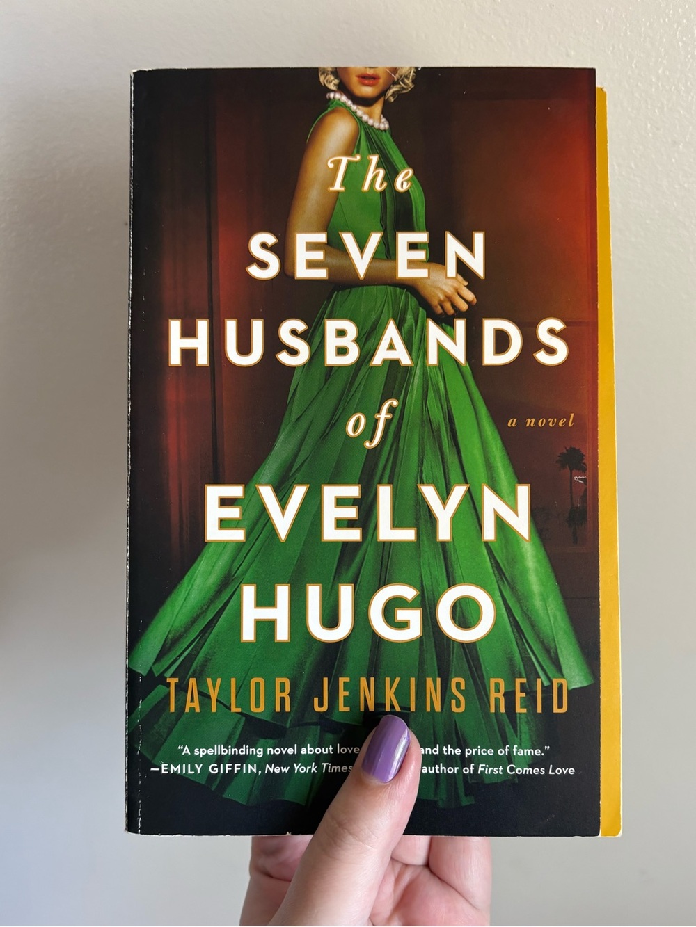 The Seven Husbands of Evelyn Hugo by Taylor Jenkins Reid paperback